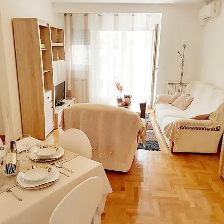 Shining Apartment *